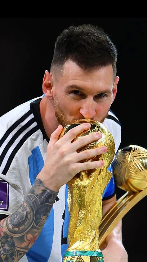 messi and world cup trophy